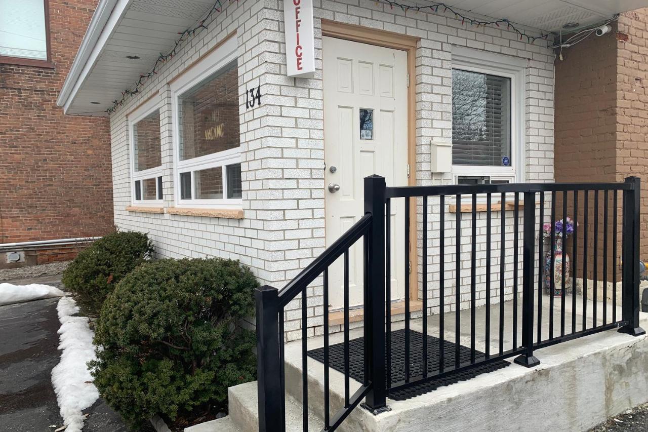 Lucien Motel Whitby Exterior foto